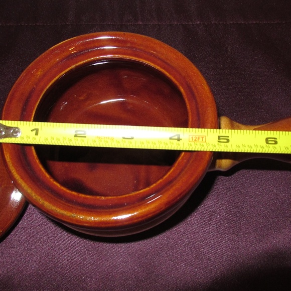 Vintage Mid Century 2 tone Individual casserole with lid - Picture 5 of 6